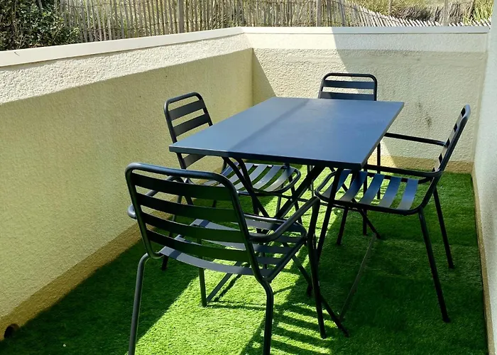 Charmant Appartement En Front De Mer Avec Piscine