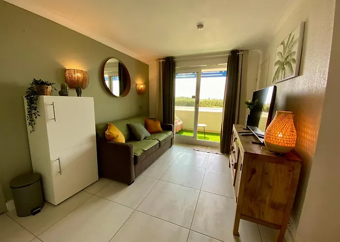 Charmant Appartement En Front De Mer Avec Piscine